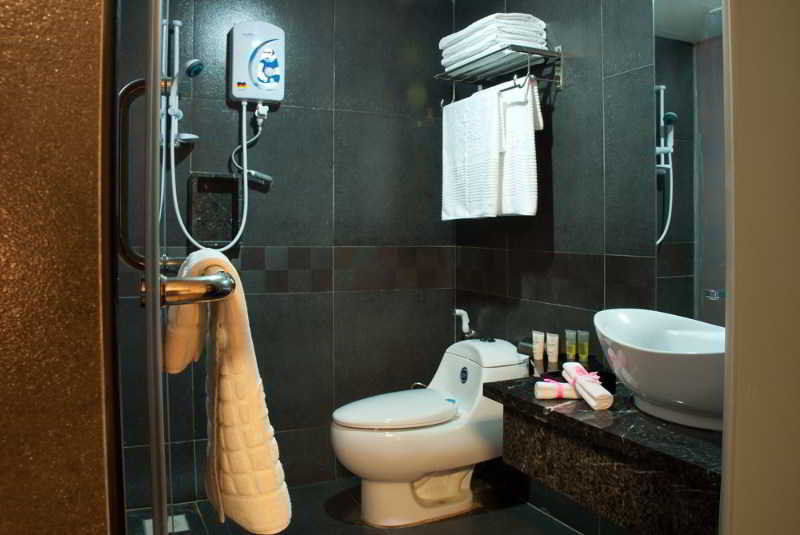 Euro Rich Hotel Melaka Екстер'єр фото